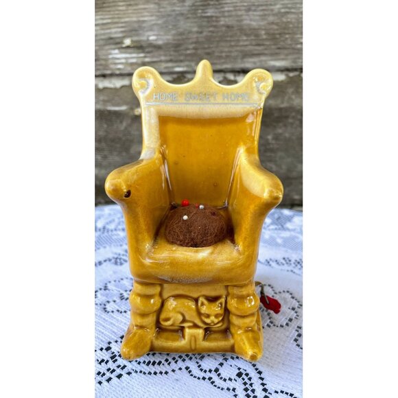 Vintage 1950s Ceramic Rocking Chair/Cat Pin Cushion Tape Measure - Picture 9 of 9